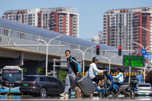 圆脸登：阿门、惠特摩尔、申京都进步很大 而且会越来越好